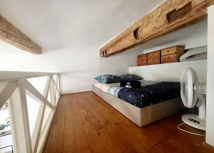 Daire Le Provencal Du Marche - T3 Dans Vieil *